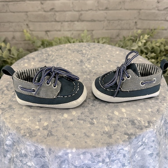 Rising Star ⭐️ Navy & Gray Soft Vinyl Boat Shoes Infant Boy Size 3 to 6 months - Picture 3 of 8